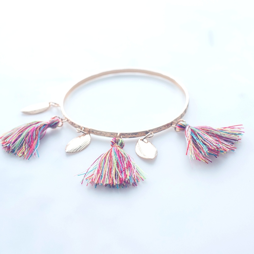 BOHO bracelet gold tone w/ multicolor tassels